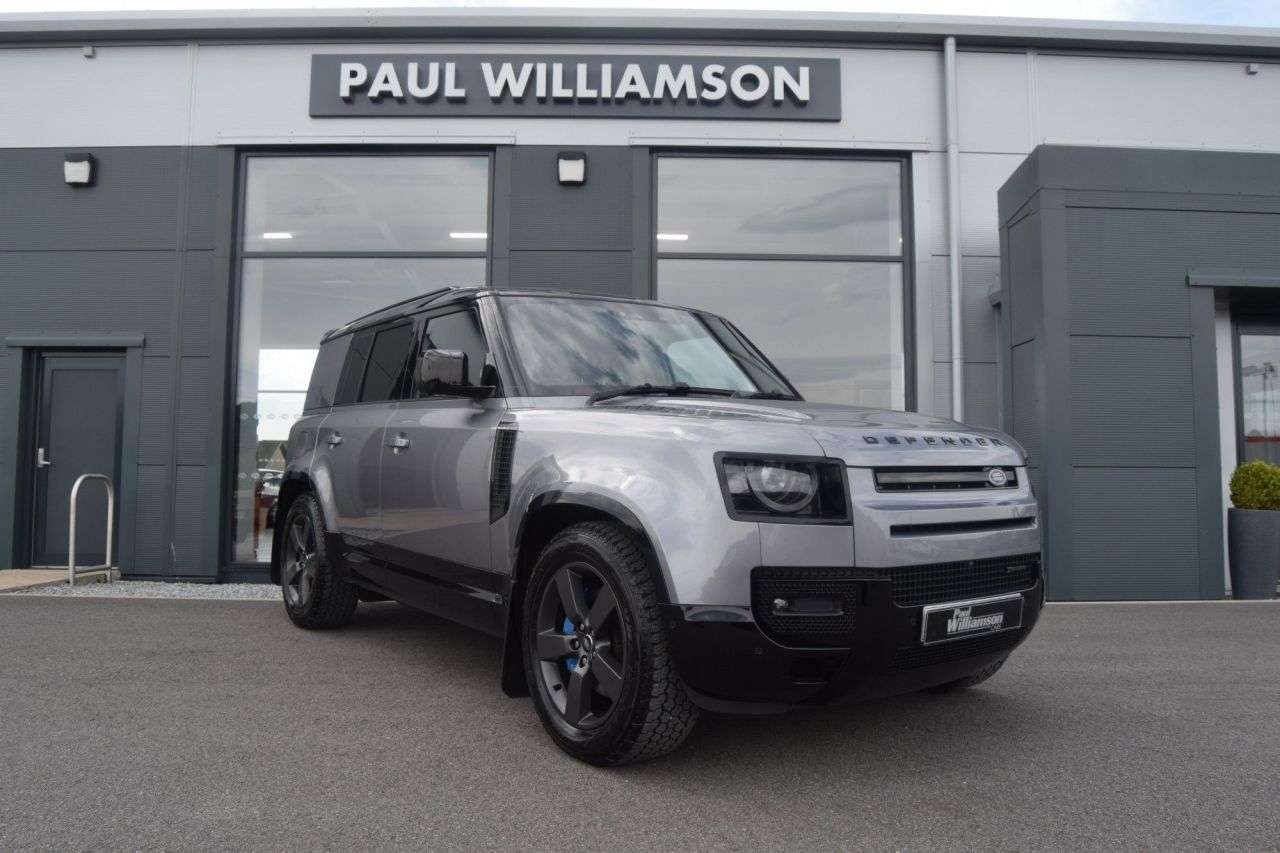 A 2023 LAND ROVER DEFENDER 3.0 D300 MHEV X-Dynamic HSE Hard Top SUV 5dr Diesel Auto 4WD MWB Euro 6 (s/ A 2023 LAND ROVER DEFENDER 3.0 D300 MHEV X-Dynamic HSE Hard Top SUV 5dr Diesel Auto 4WD MWB Euro 6 (s/