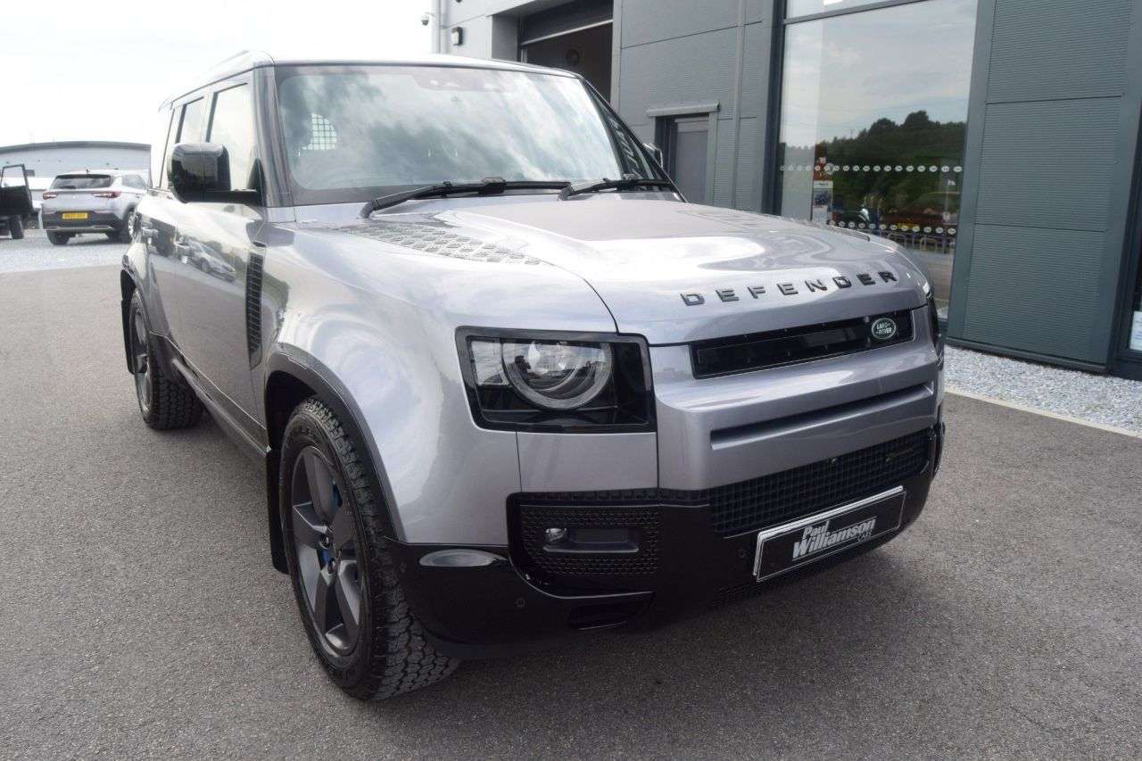 A 2023 LAND ROVER DEFENDER 3.0 D300 MHEV X-Dynamic HSE Hard Top SUV 5dr Diesel Auto 4WD MWB Euro 6 (s/ A 2023 LAND ROVER DEFENDER 3.0 D300 MHEV X-Dynamic HSE Hard Top SUV 5dr Diesel Auto 4WD MWB Euro 6 (s/