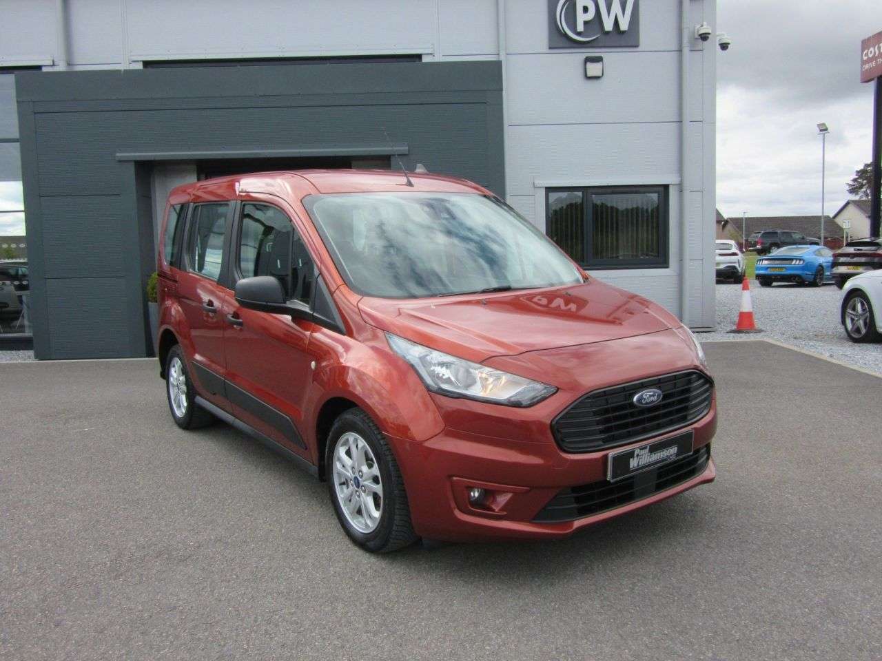 A 2021 FORD TOURNEO CONNECT 1.5 EcoBlue Zetec MPV 5dr Diesel Manual Euro 6 (s/s) (120 ps) A 2021 FORD TOURNEO CONNECT 1.5 EcoBlue Zetec MPV 5dr Diesel Manual Euro 6 (s/s) (120 ps)