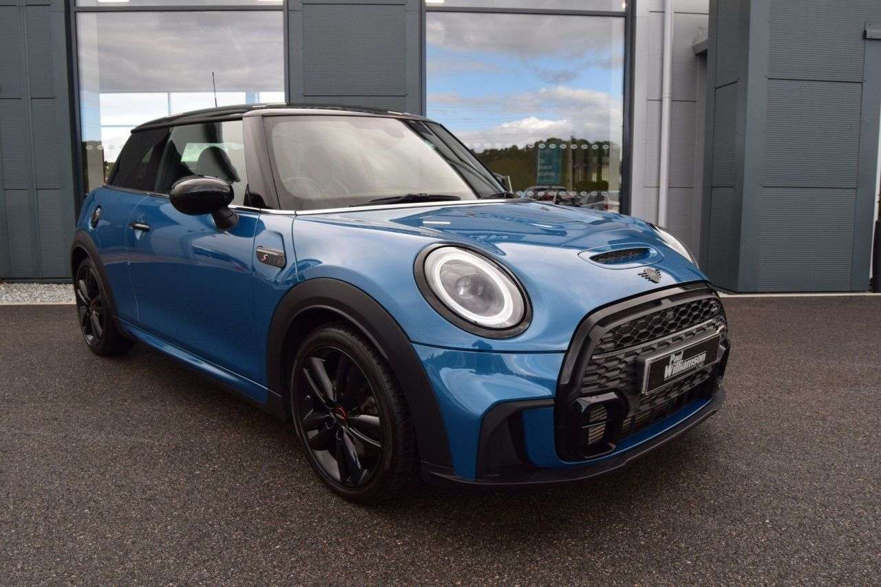 A 2022 MINI HATCH 2.0 Cooper S Sport Hatchback 3dr Petrol Steptronic Euro 6 (s/s) (178 ps) A 2022 MINI HATCH 2.0 Cooper S Sport Hatchback 3dr Petrol Steptronic Euro 6 (s/s) (178 ps)