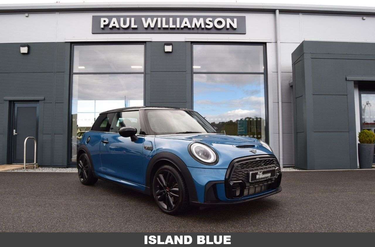 A 2022 MINI HATCH 2.0 Cooper S Sport Hatchback 3dr Petrol Steptronic Euro 6 (s/s) (178 ps) A 2022 MINI HATCH 2.0 Cooper S Sport Hatchback 3dr Petrol Steptronic Euro 6 (s/s) (178 ps)