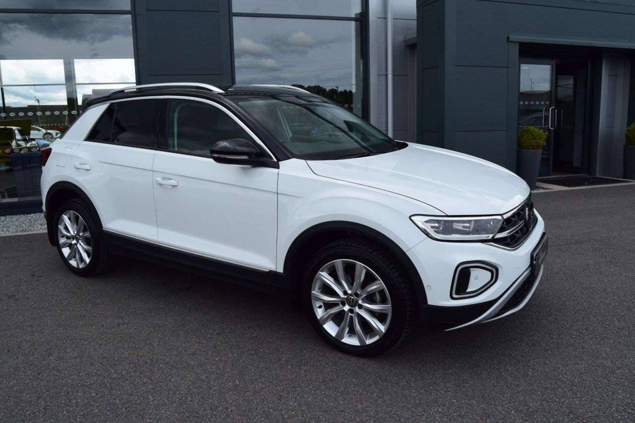 A 2023 VOLKSWAGEN T-ROC 1.5 TSI Style SUV 5dr Petrol DSG Euro 6 (s/s) (150 ps) A 2023 VOLKSWAGEN T-ROC 1.5 TSI Style SUV 5dr Petrol DSG Euro 6 (s/s) (150 ps)