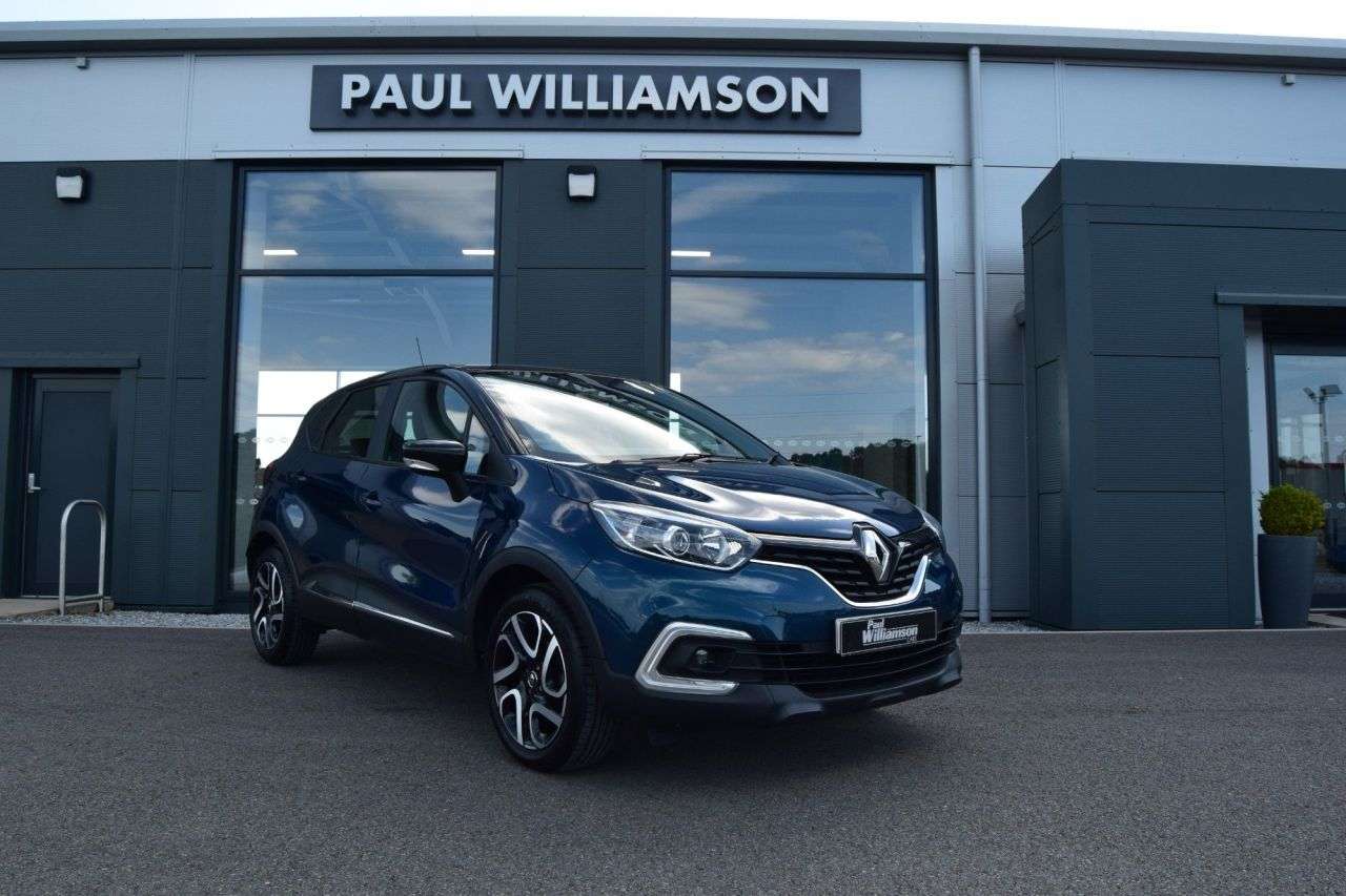 A 2020 RENAULT CAPTUR 0.9 TCe ENERGY Iconic SUV 5dr Petrol Manual Euro 6 (s/s) (90 ps) A 2020 RENAULT CAPTUR 0.9 TCe ENERGY Iconic SUV 5dr Petrol Manual Euro 6 (s/s) (90 ps)