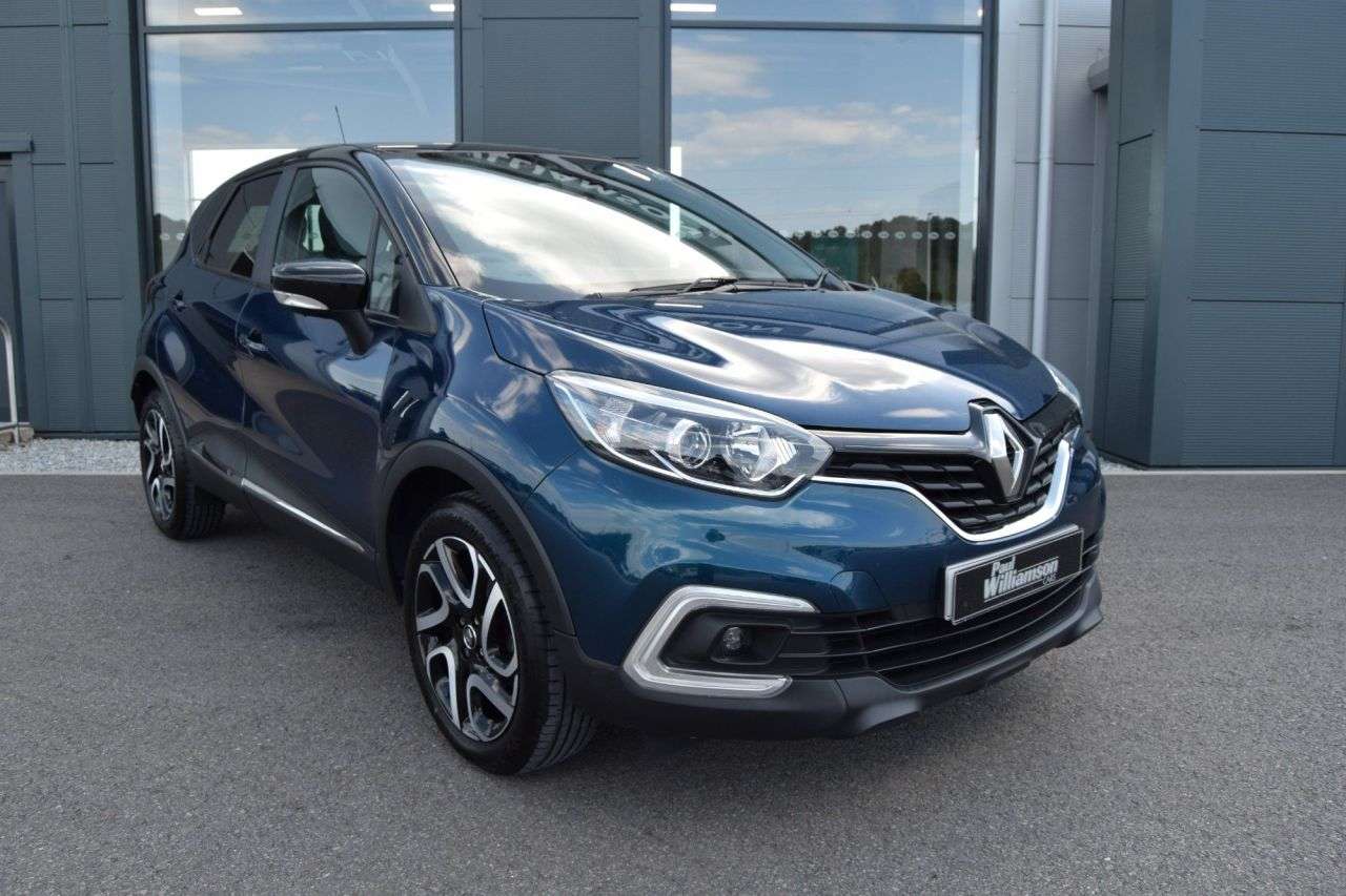 A 2020 RENAULT CAPTUR 0.9 TCe ENERGY Iconic SUV 5dr Petrol Manual Euro 6 (s/s) (90 ps) A 2020 RENAULT CAPTUR 0.9 TCe ENERGY Iconic SUV 5dr Petrol Manual Euro 6 (s/s) (90 ps)