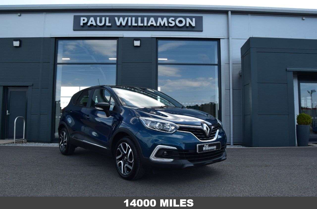 A 2020 RENAULT CAPTUR 0.9 TCe ENERGY Iconic SUV 5dr Petrol Manual Euro 6 (s/s) (90 ps) A 2020 RENAULT CAPTUR 0.9 TCe ENERGY Iconic SUV 5dr Petrol Manual Euro 6 (s/s) (90 ps)