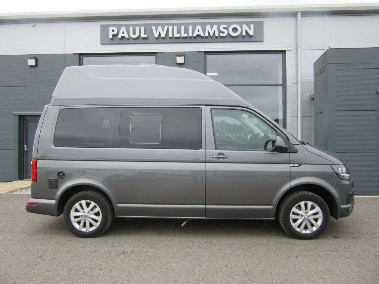 A 2018 VOLKSWAGEN TRANSPORTER 2.0 TDI T30 BlueMotion Tech Highline JOBL CAMPER HIGH ROOF 5dr Diesel DSG F A 2018 VOLKSWAGEN TRANSPORTER 2.0 TDI T30 BlueMotion Tech Highline JOBL CAMPER HIGH ROOF 5dr Diesel DSG F