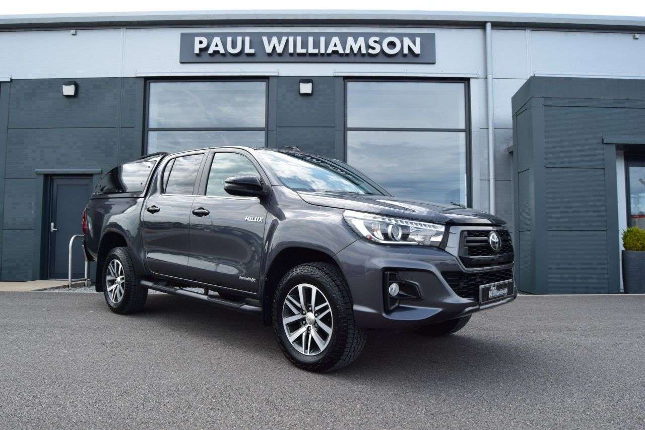 A 2020 TOYOTA HI-LUX 2.4 D-4D Invincible X Pickup Double Cab 4dr Diesel Manual 4WD Euro 6 (s/s) A 2020 TOYOTA HI-LUX 2.4 D-4D Invincible X Pickup Double Cab 4dr Diesel Manual 4WD Euro 6 (s/s)