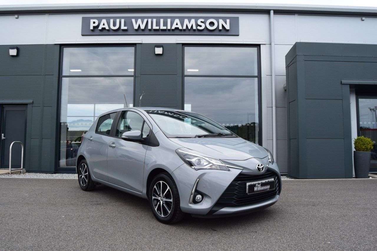 A 2019 TOYOTA YARIS 1.5 VVT-i Icon Tech Hatchback 5dr Petrol Manual Euro 6 (111 ps) A 2019 TOYOTA YARIS 1.5 VVT-i Icon Tech Hatchback 5dr Petrol Manual Euro 6 (111 ps)