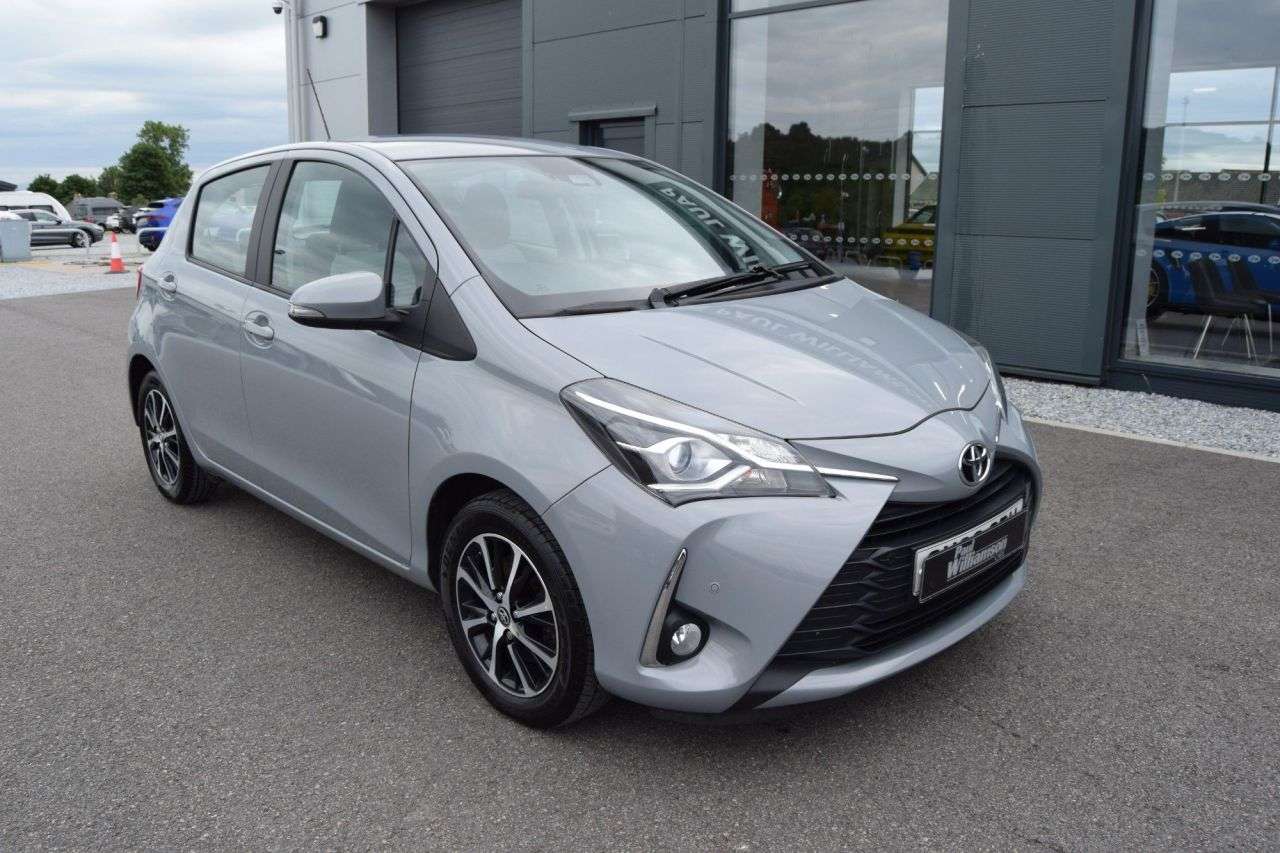A 2019 TOYOTA YARIS 1.5 VVT-i Icon Tech Hatchback 5dr Petrol Manual Euro 6 (111 ps) A 2019 TOYOTA YARIS 1.5 VVT-i Icon Tech Hatchback 5dr Petrol Manual Euro 6 (111 ps)