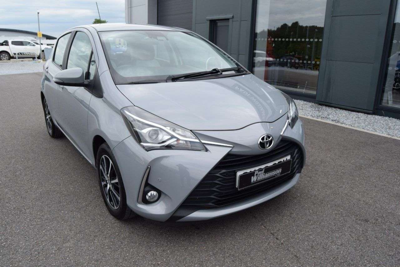 A 2019 TOYOTA YARIS 1.5 VVT-i Icon Tech Hatchback 5dr Petrol Manual Euro 6 (111 ps) A 2019 TOYOTA YARIS 1.5 VVT-i Icon Tech Hatchback 5dr Petrol Manual Euro 6 (111 ps)