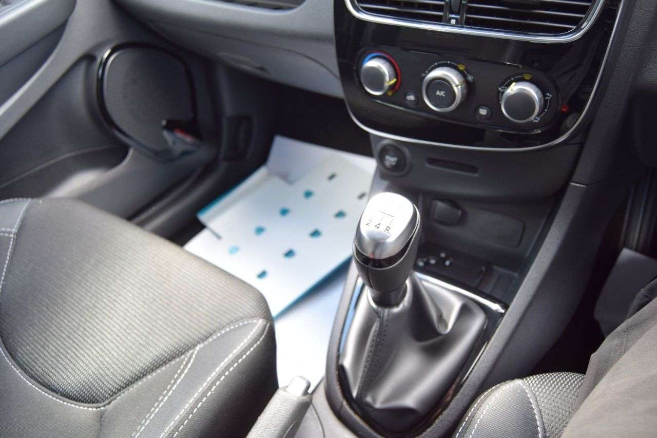 2019 RENAULT CLIO 2019 RENAULT CLIO