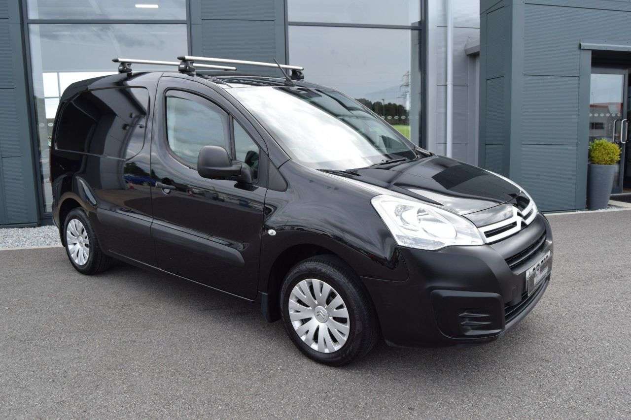 A 2017 CITROEN BERLINGO 1.6 BlueHDi 625 Enterprise Panel Van 5dr Diesel Manual L1 (112 g/km, 75 bhp A 2017 CITROEN BERLINGO 1.6 BlueHDi 625 Enterprise Panel Van 5dr Diesel Manual L1 (112 g/km, 75 bhp