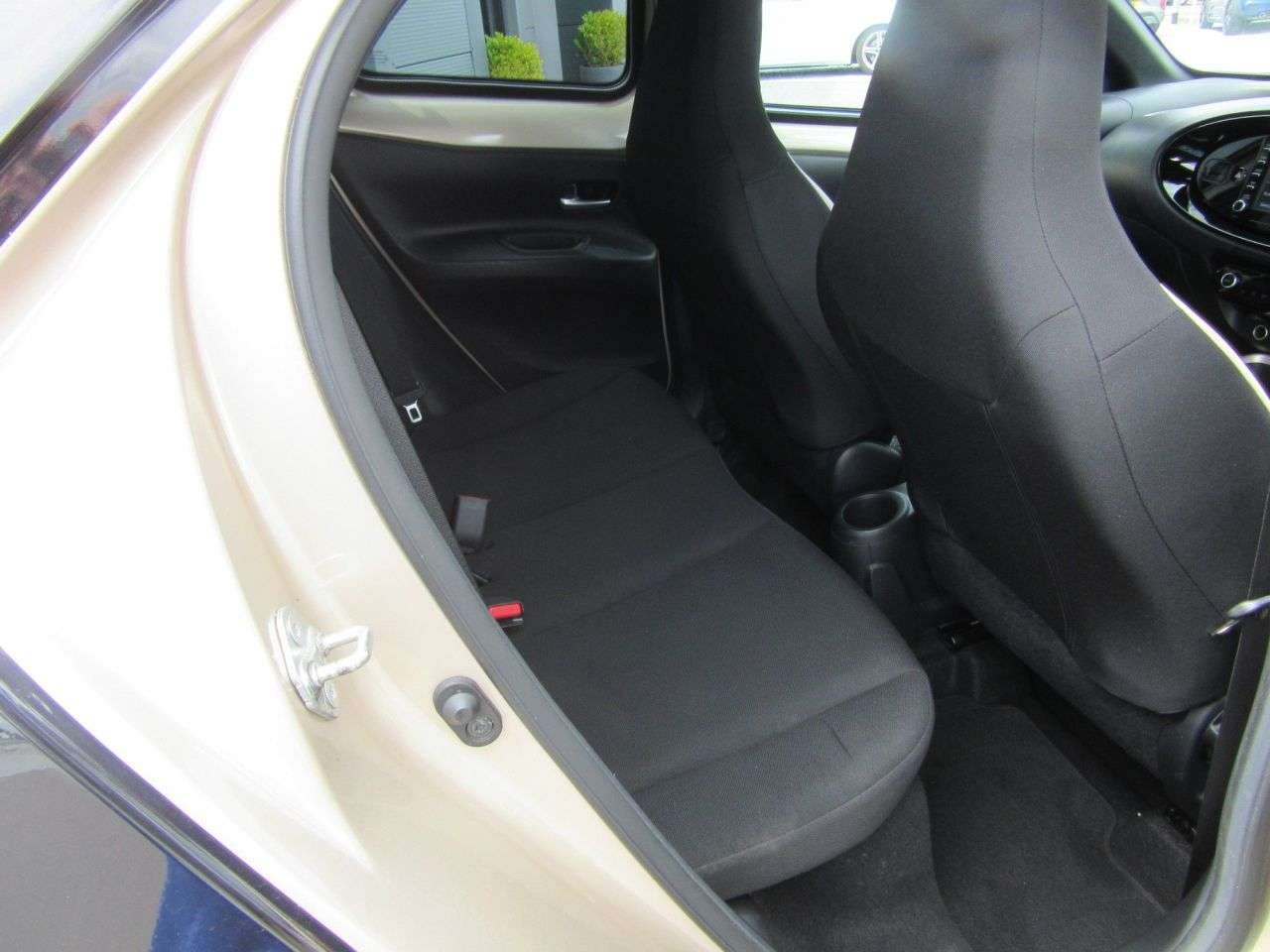 2022 TOYOTA AYGO X 2022 TOYOTA AYGO X