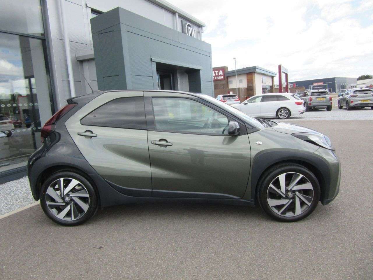 A 2022 TOYOTA AYGO X 1.0 VVT-i Edge Hatchback 5dr Petrol Manual Euro 6 (s/s) (72 ps) A 2022 TOYOTA AYGO X 1.0 VVT-i Edge Hatchback 5dr Petrol Manual Euro 6 (s/s) (72 ps)
