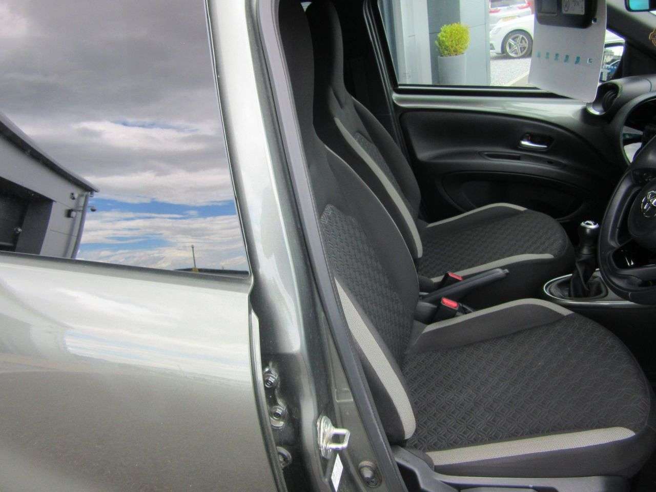2022 TOYOTA AYGO X 2022 TOYOTA AYGO X