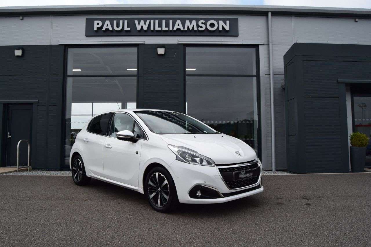 A 2019 PEUGEOT 208 1.2 PureTech Tech Edition Hatchback 5dr Petrol Manual Euro 6 (s/s) (82 ps) A 2019 PEUGEOT 208 1.2 PureTech Tech Edition Hatchback 5dr Petrol Manual Euro 6 (s/s) (82 ps)