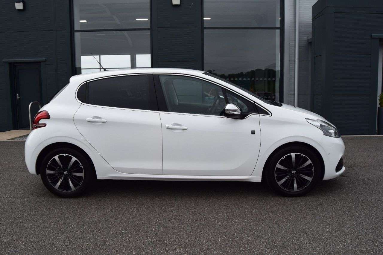2019 PEUGEOT 208 2019 PEUGEOT 208