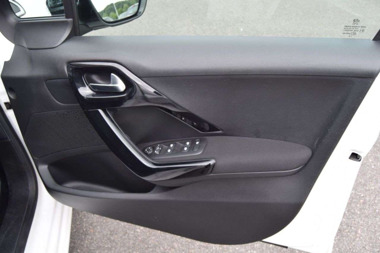 2019 PEUGEOT 208 2019 PEUGEOT 208