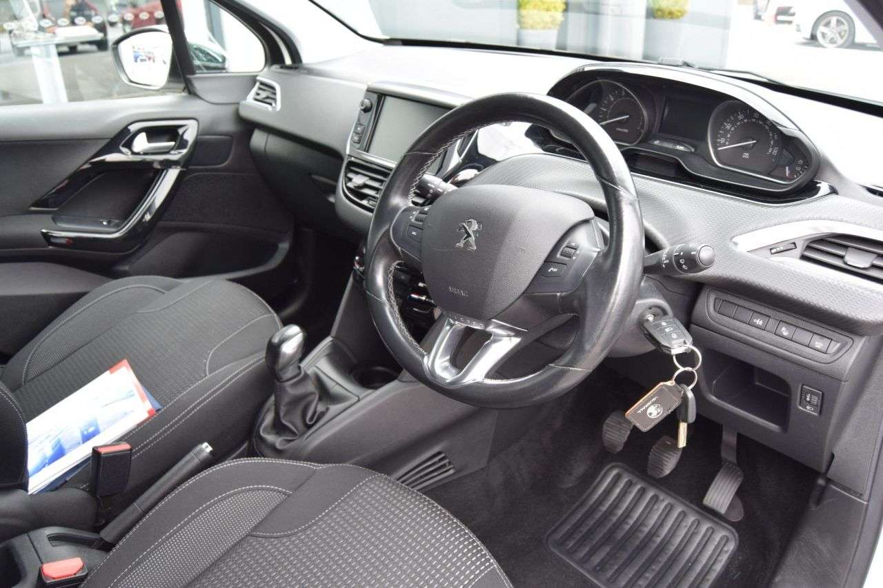 2019 PEUGEOT 208 2019 PEUGEOT 208