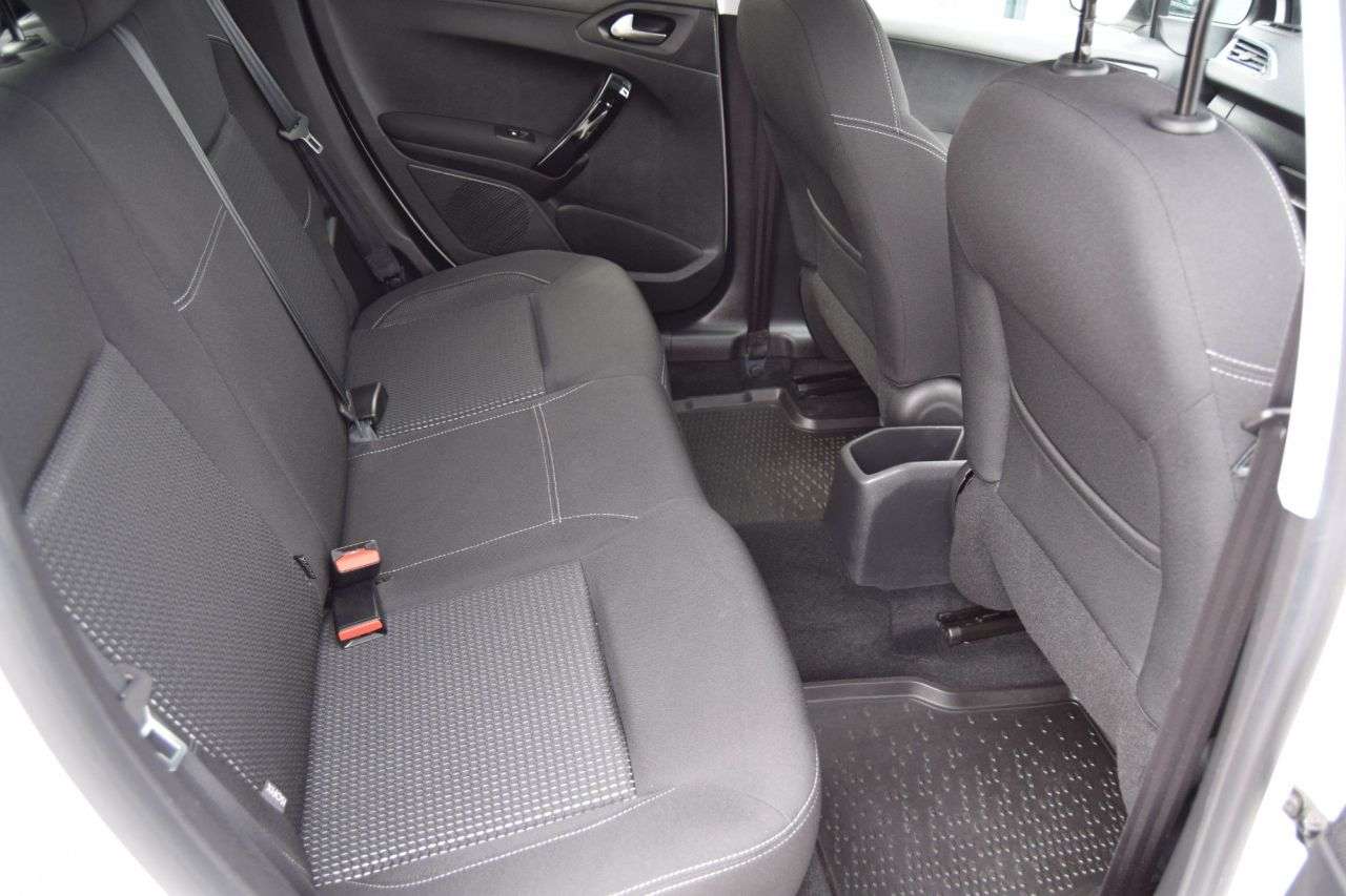 2019 PEUGEOT 208 2019 PEUGEOT 208
