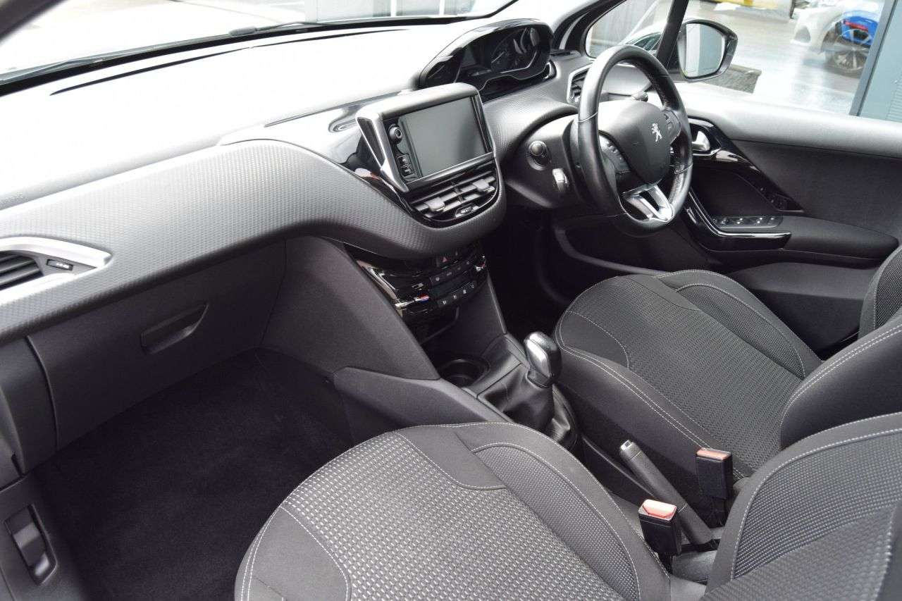2019 PEUGEOT 208 2019 PEUGEOT 208