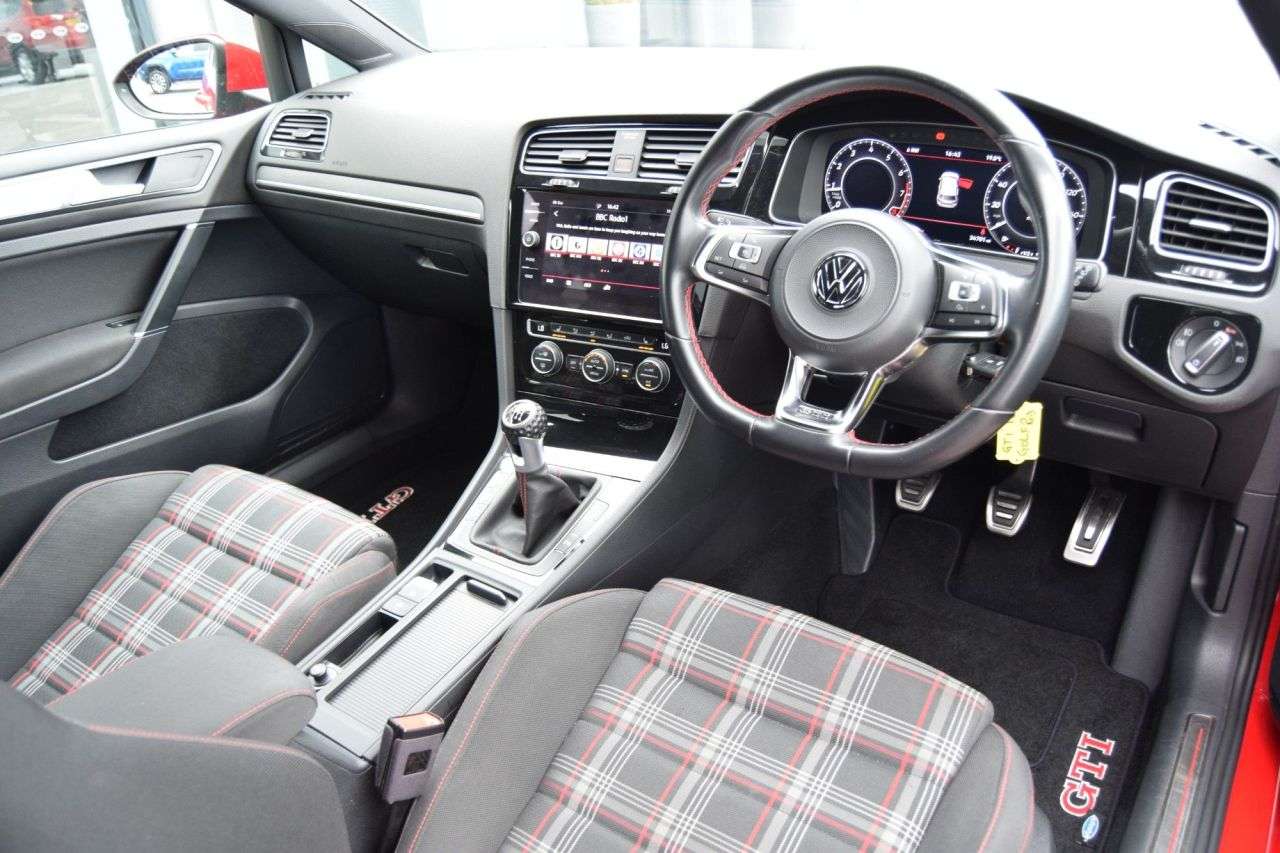 2018 VOLKSWAGEN GOLF 2018 VOLKSWAGEN GOLF