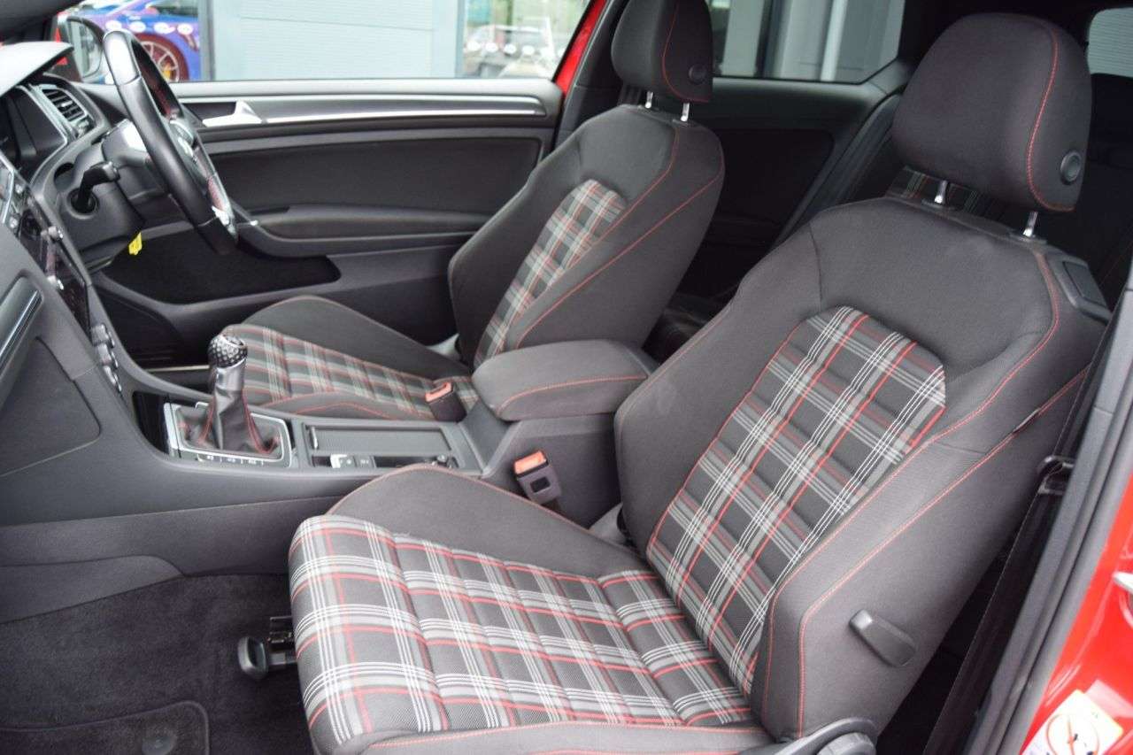2018 VOLKSWAGEN GOLF 2018 VOLKSWAGEN GOLF