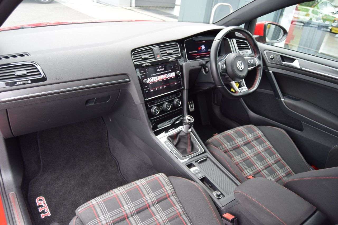 2018 VOLKSWAGEN GOLF 2018 VOLKSWAGEN GOLF