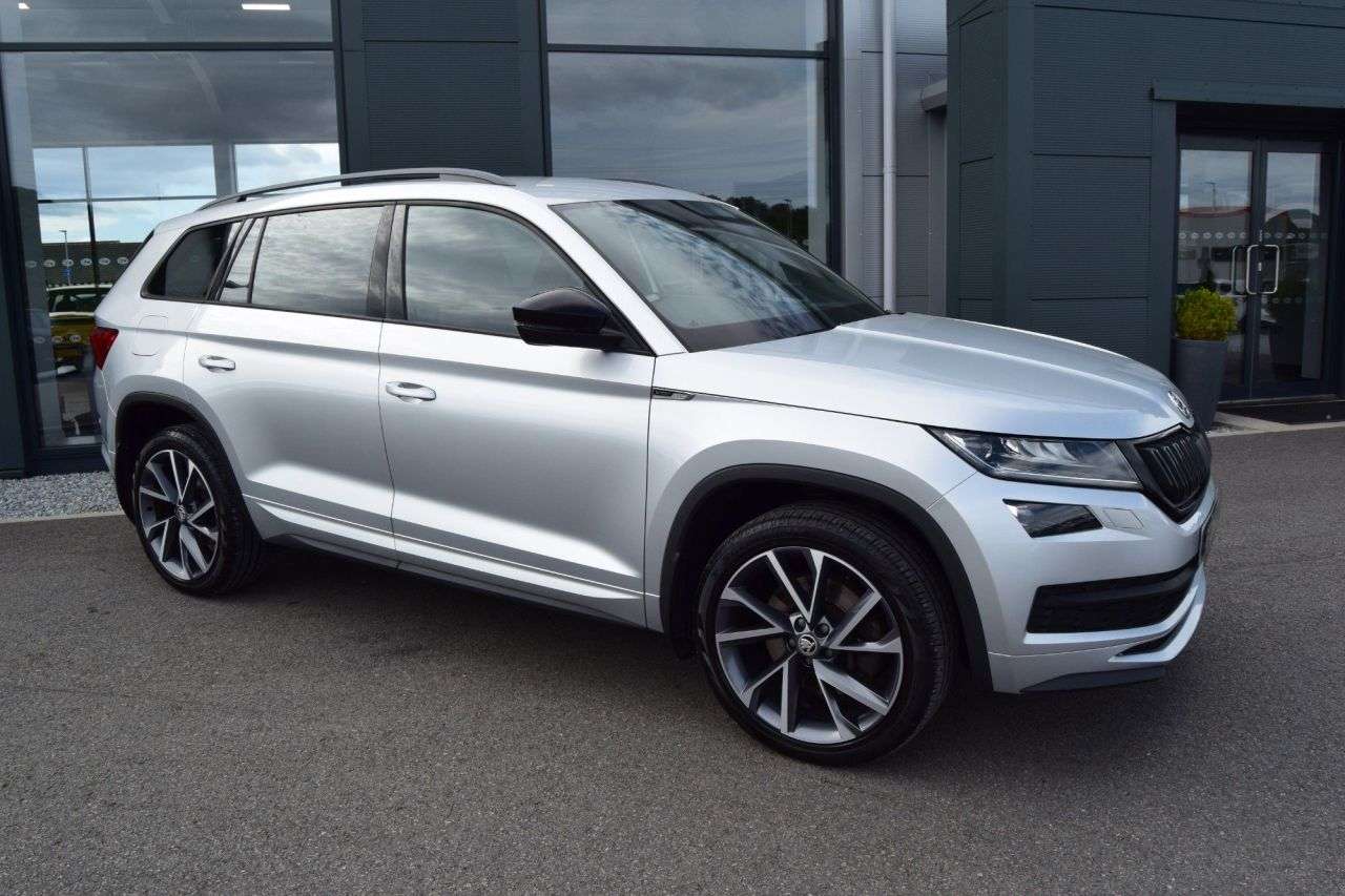 A 2019 SKODA KODIAQ 2.0 TDI SportLine SUV 5dr Diesel DSG 4WD Euro 6 (s/s) (7 Seat) (190 ps) A 2019 SKODA KODIAQ 2.0 TDI SportLine SUV 5dr Diesel DSG 4WD Euro 6 (s/s) (7 Seat) (190 ps)