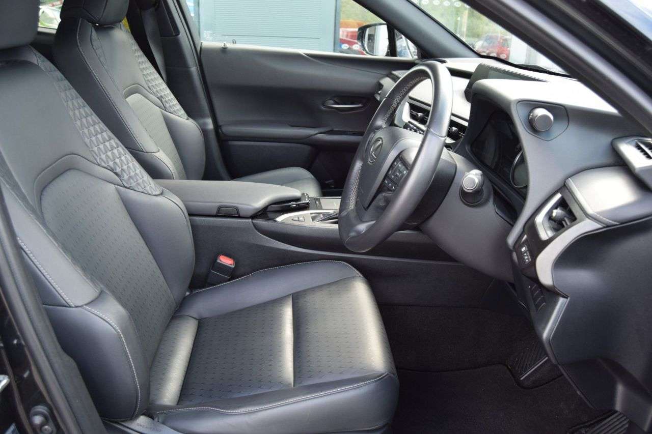 2021 LEXUS UX 2021 LEXUS UX
