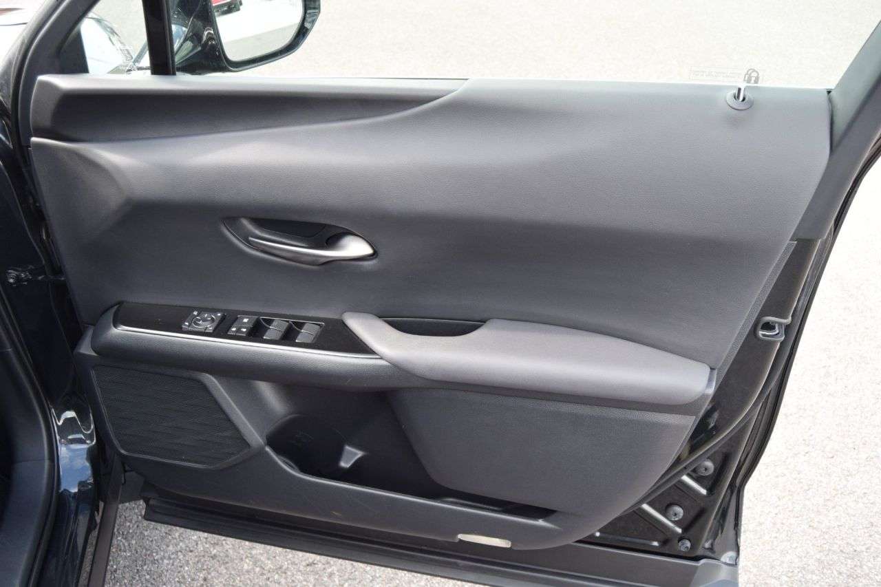 2021 LEXUS UX 2021 LEXUS UX