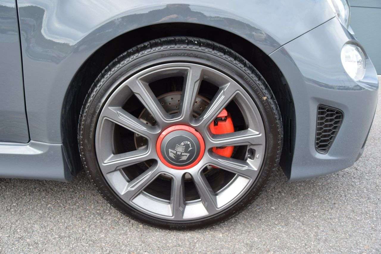 2021 ABARTH 595 2021 ABARTH 595