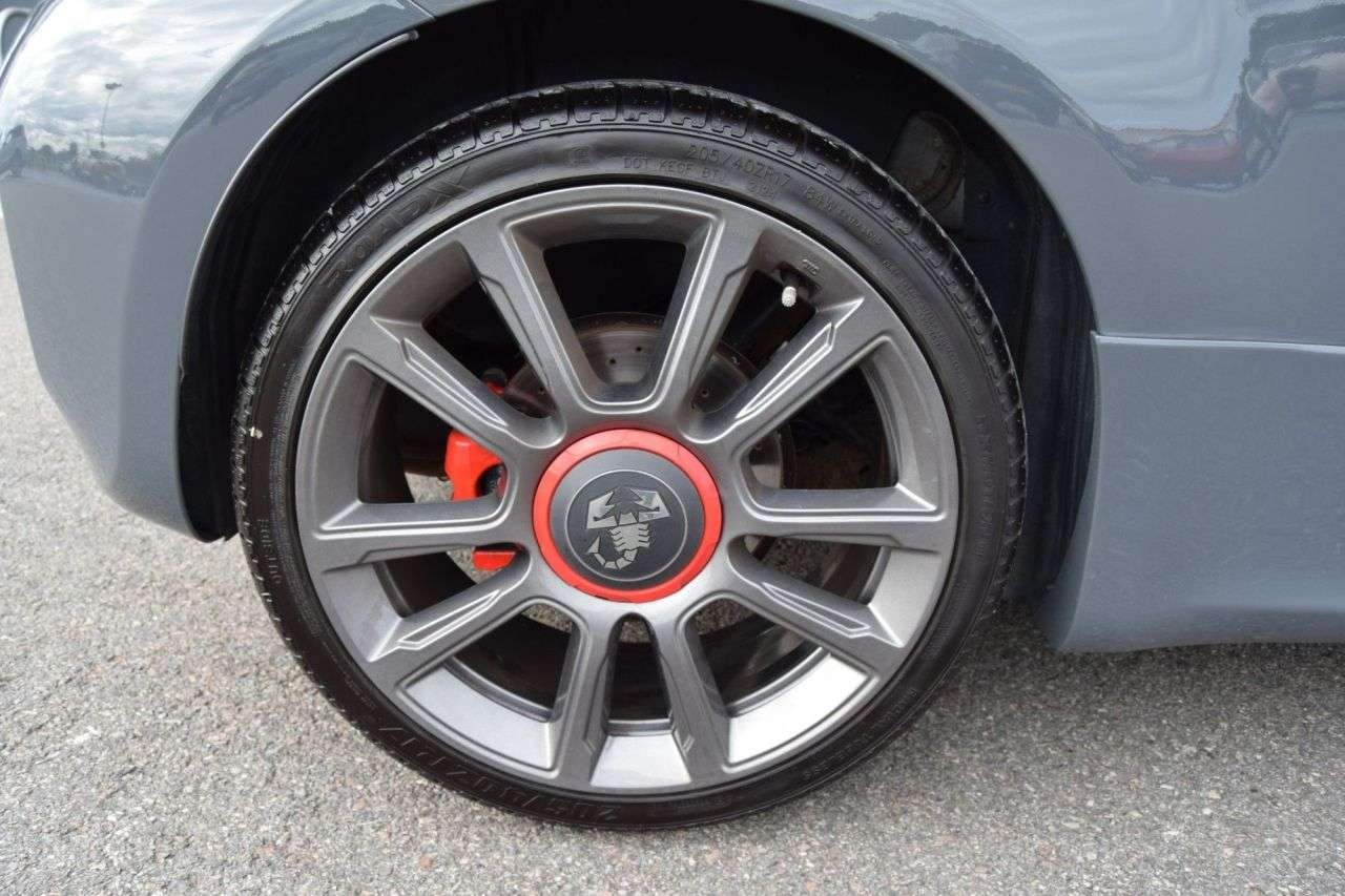 2021 ABARTH 595 2021 ABARTH 595