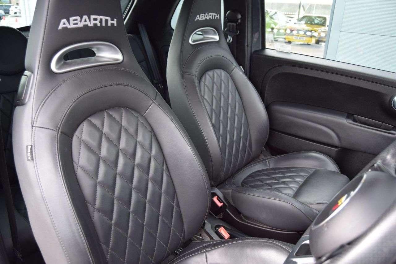 2021 ABARTH 595 2021 ABARTH 595