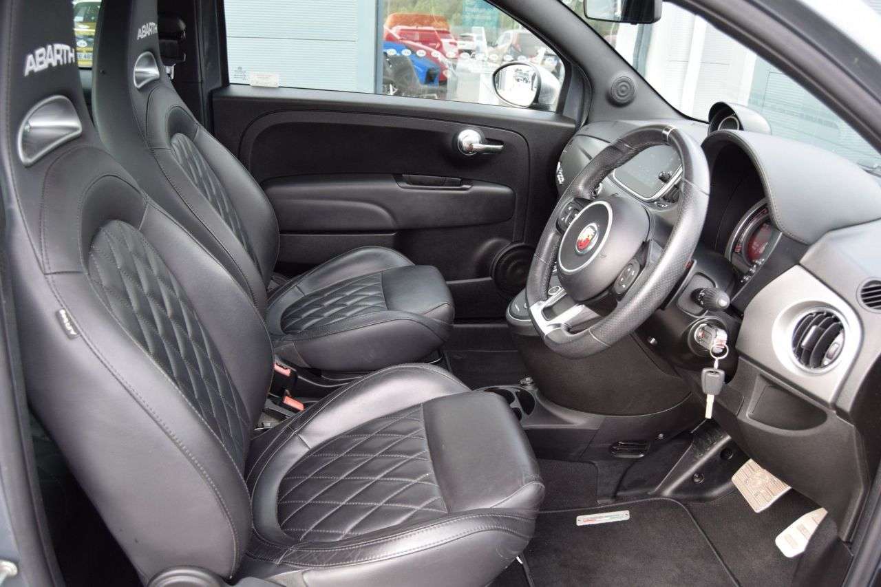 2021 ABARTH 595 2021 ABARTH 595