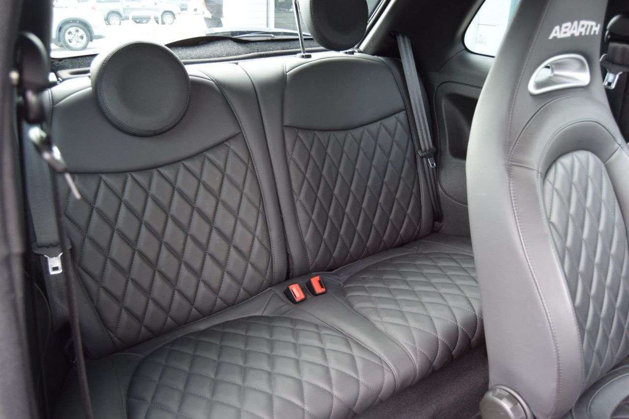 2021 ABARTH 595 2021 ABARTH 595