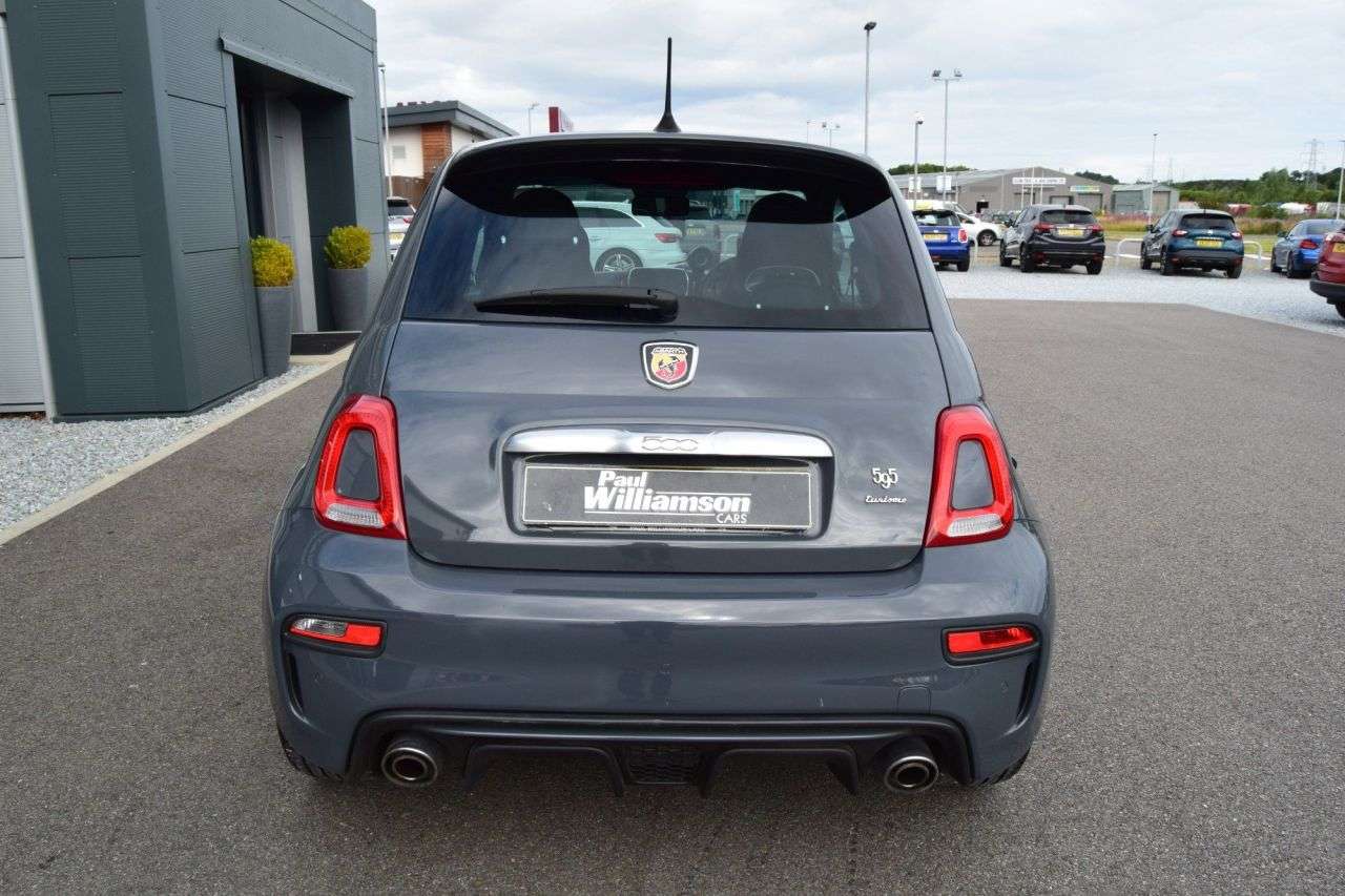 2021 ABARTH 595 2021 ABARTH 595