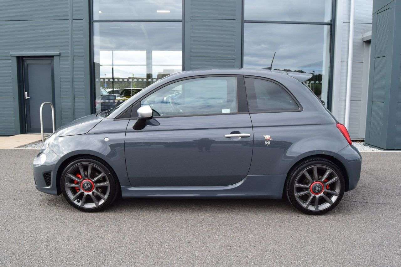 2021 ABARTH 595 2021 ABARTH 595