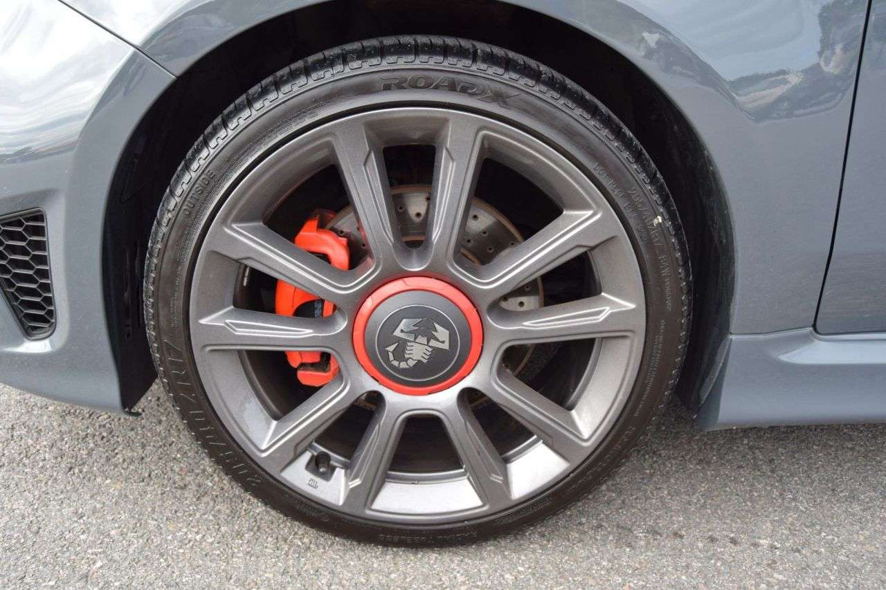 2021 ABARTH 595 2021 ABARTH 595