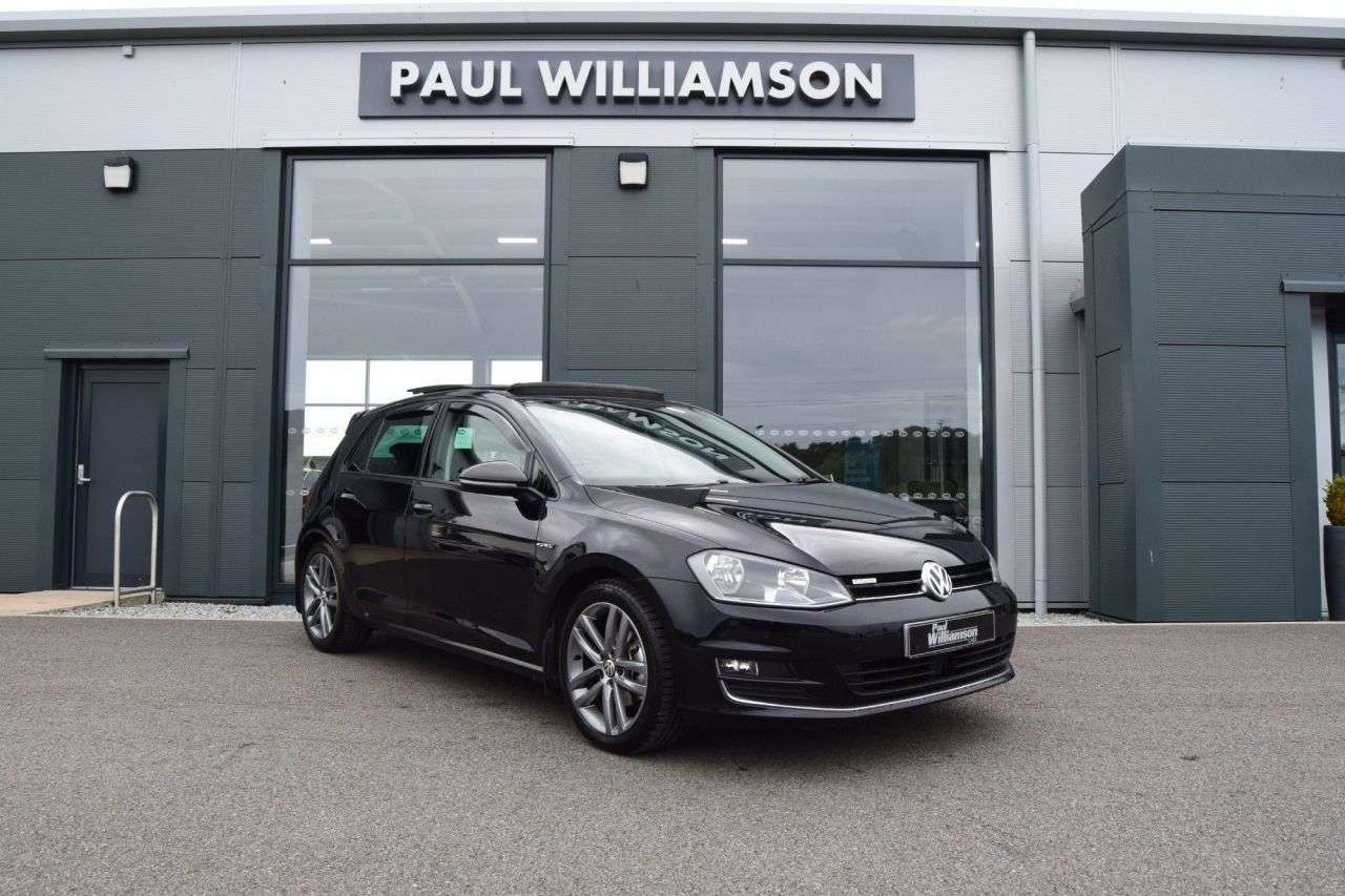 A 2016 VOLKSWAGEN GOLF 1.6 TDI BlueMotion Tech GT Edition Hatchback 5dr Diesel Manual Euro 6 (s/s) A 2016 VOLKSWAGEN GOLF 1.6 TDI BlueMotion Tech GT Edition Hatchback 5dr Diesel Manual Euro 6 (s/s)