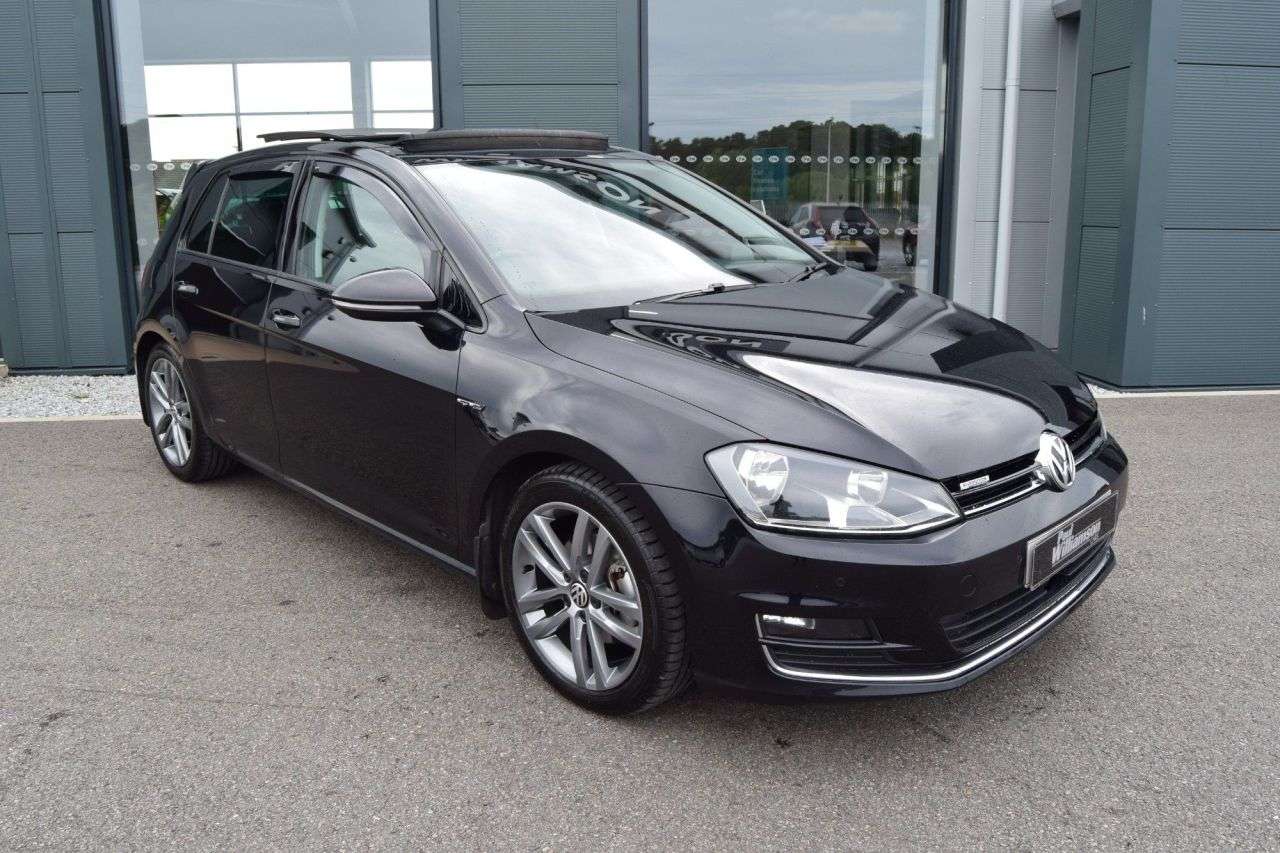 A 2016 VOLKSWAGEN GOLF 1.6 TDI BlueMotion Tech GT Edition Hatchback 5dr Diesel Manual Euro 6 (s/s) A 2016 VOLKSWAGEN GOLF 1.6 TDI BlueMotion Tech GT Edition Hatchback 5dr Diesel Manual Euro 6 (s/s)