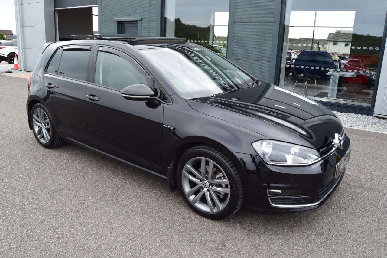 A 2016 VOLKSWAGEN GOLF 1.6 TDI BlueMotion Tech GT Edition Hatchback 5dr Diesel Manual Euro 6 (s/s) A 2016 VOLKSWAGEN GOLF 1.6 TDI BlueMotion Tech GT Edition Hatchback 5dr Diesel Manual Euro 6 (s/s)