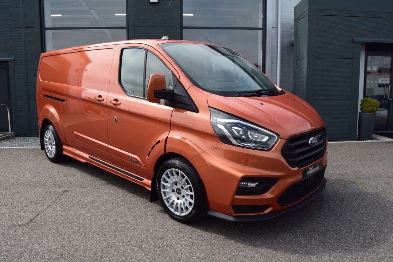 A 2022 FORD TRANSIT CUSTOM 2.0 320 EcoBlue MSRT Panel Van 5dr Diesel Auto L2 H1 Euro 6 (s/s) (185 ps) A 2022 FORD TRANSIT CUSTOM 2.0 320 EcoBlue MSRT Panel Van 5dr Diesel Auto L2 H1 Euro 6 (s/s) (185 ps)