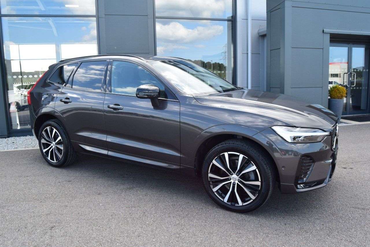 A 2022 VOLVO XC60 2.0 B4 MHEV Plus SUV 5dr Diesel Hybrid Auto AWD Euro 6 (s/s) (197 ps) A 2022 VOLVO XC60 2.0 B4 MHEV Plus SUV 5dr Diesel Hybrid Auto AWD Euro 6 (s/s) (197 ps)