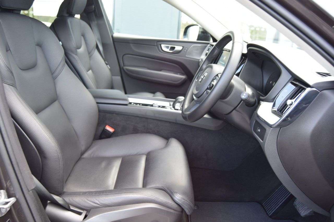 2022 VOLVO XC60 2022 VOLVO XC60