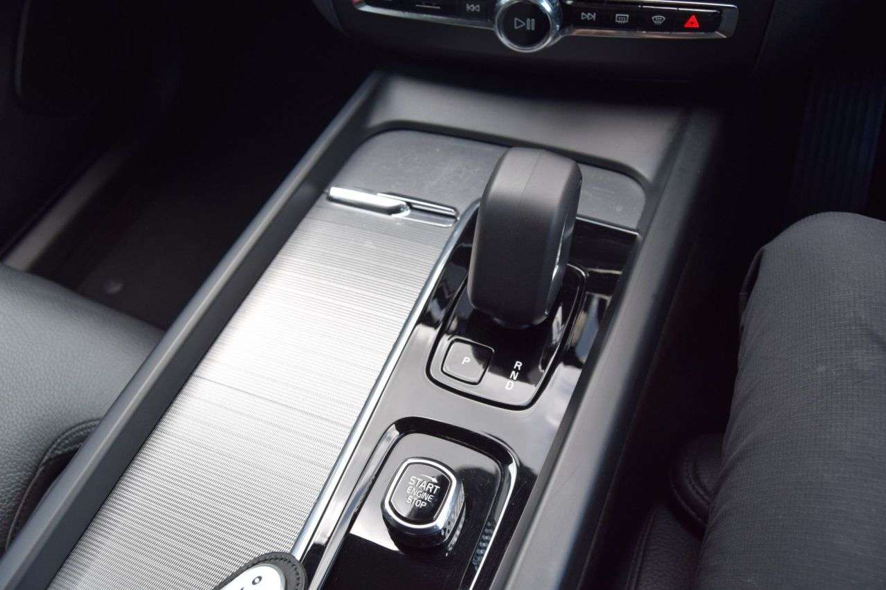 2022 VOLVO XC60 2022 VOLVO XC60