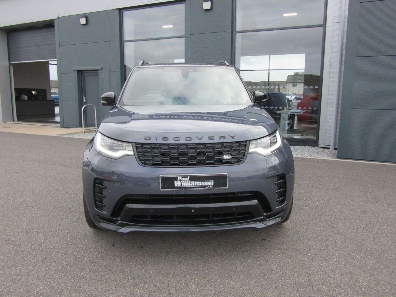 A 2024 LAND ROVER DISCOVERY 3.0 D300 MHEV Dynamic HSE SUV 5dr Diesel Auto 4WD Euro 6 (s/s) (300 ps) A 2024 LAND ROVER DISCOVERY 3.0 D300 MHEV Dynamic HSE SUV 5dr Diesel Auto 4WD Euro 6 (s/s) (300 ps)