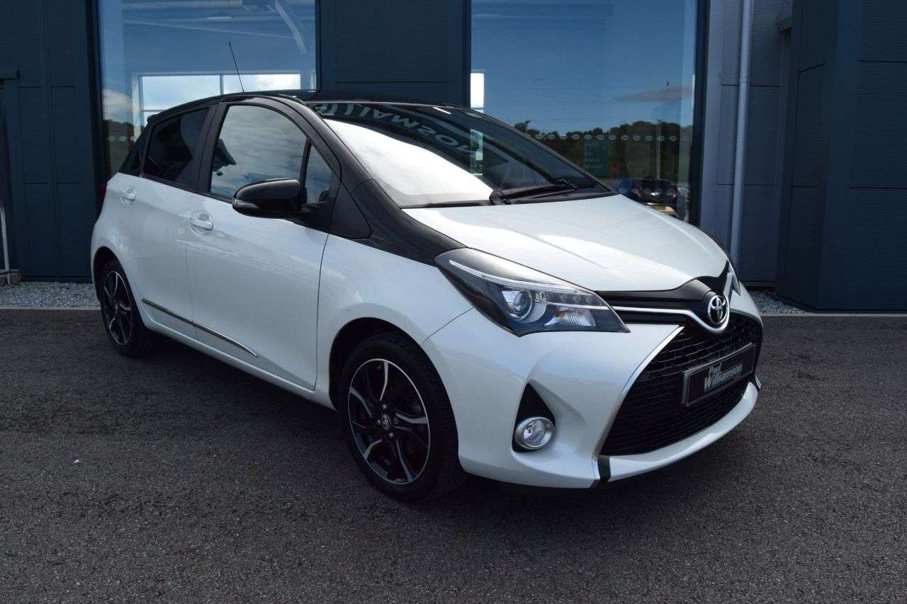 A 2016 TOYOTA YARIS 1.33 Dual VVT-i Design Hatchback 5dr Petrol Manual Euro 6 (99 ps) A 2016 TOYOTA YARIS 1.33 Dual VVT-i Design Hatchback 5dr Petrol Manual Euro 6 (99 ps)