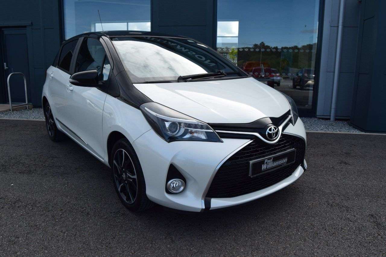 A 2016 TOYOTA YARIS 1.33 Dual VVT-i Design Hatchback 5dr Petrol Manual Euro 6 (99 ps) A 2016 TOYOTA YARIS 1.33 Dual VVT-i Design Hatchback 5dr Petrol Manual Euro 6 (99 ps)