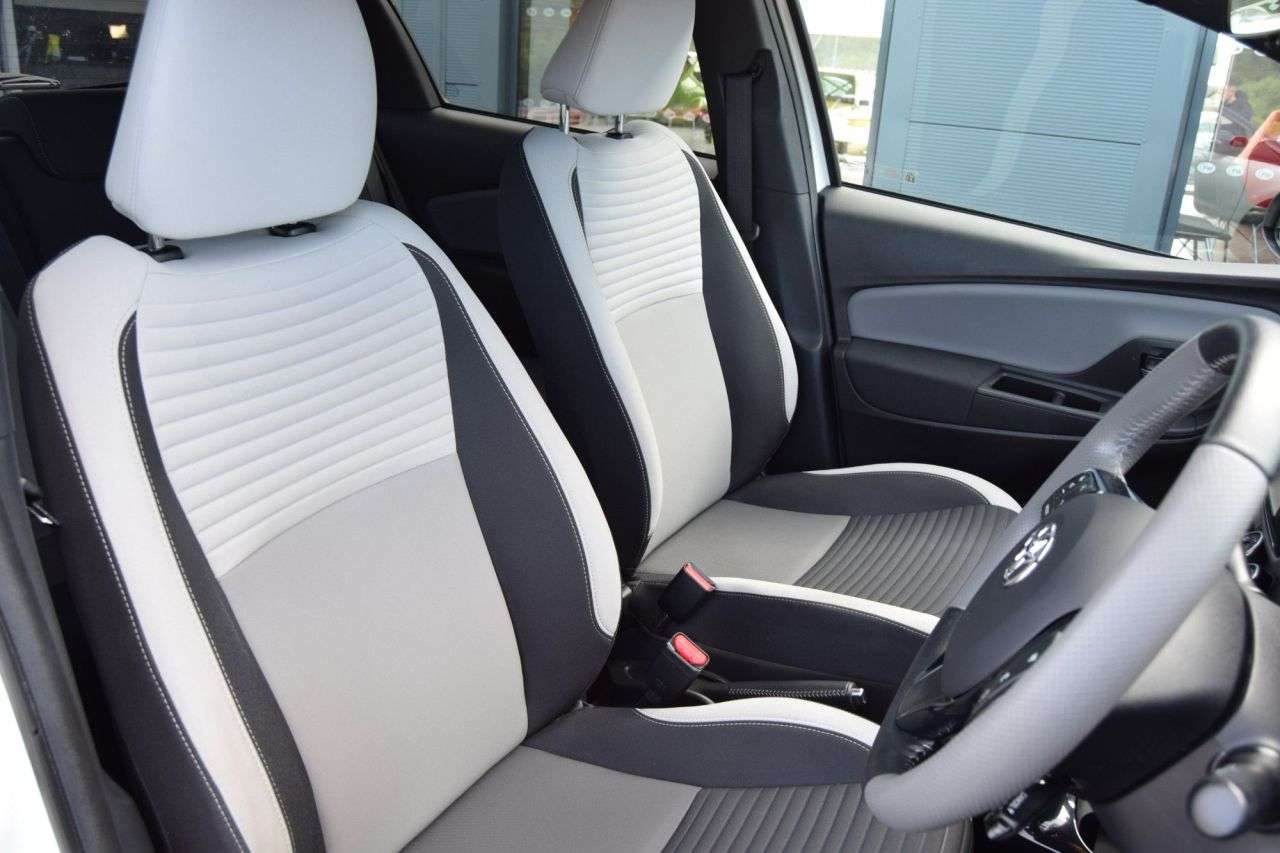 2016 TOYOTA YARIS 2016 TOYOTA YARIS